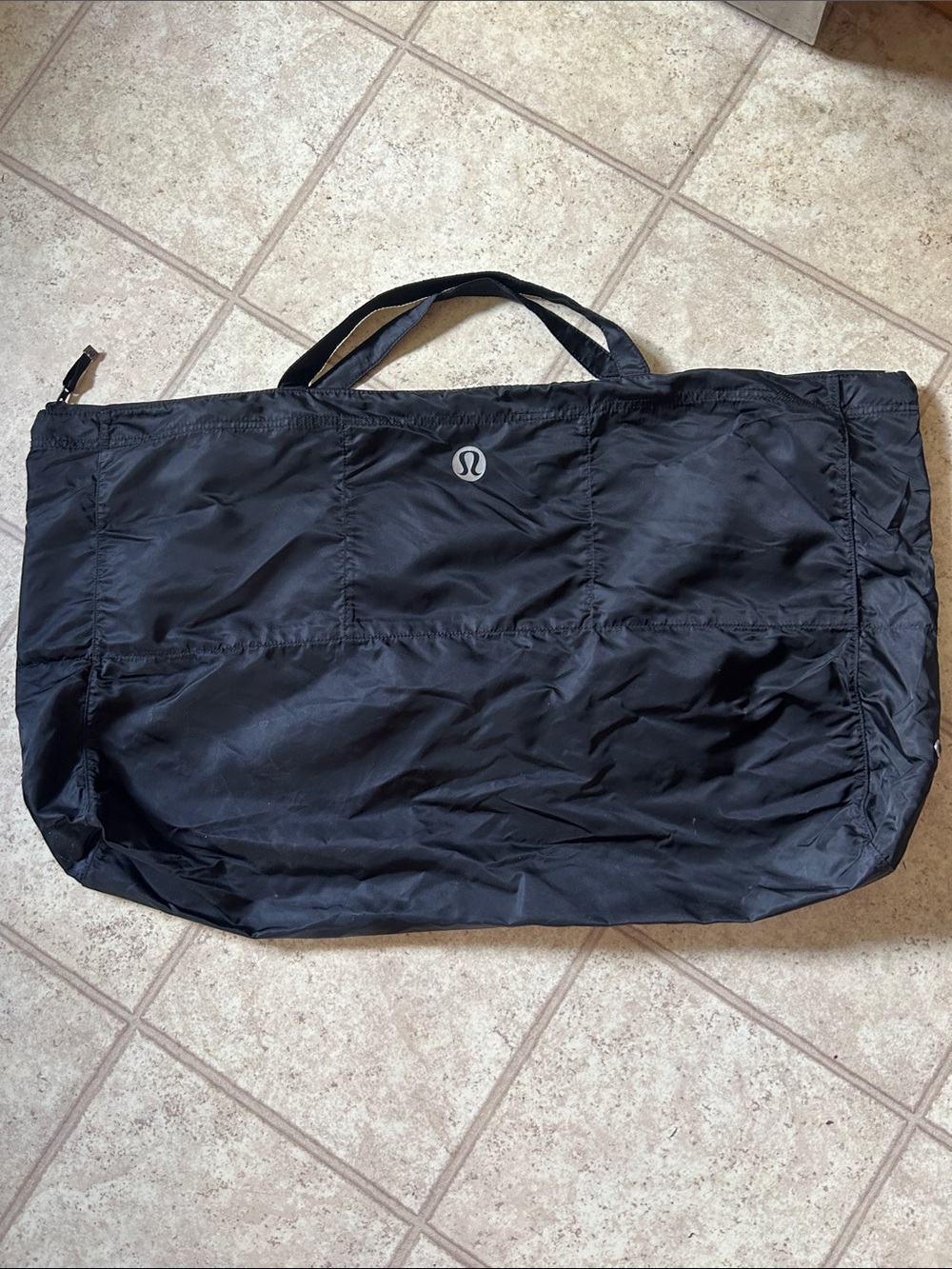 lululemon athletica Black Lightweight Duffel Tote